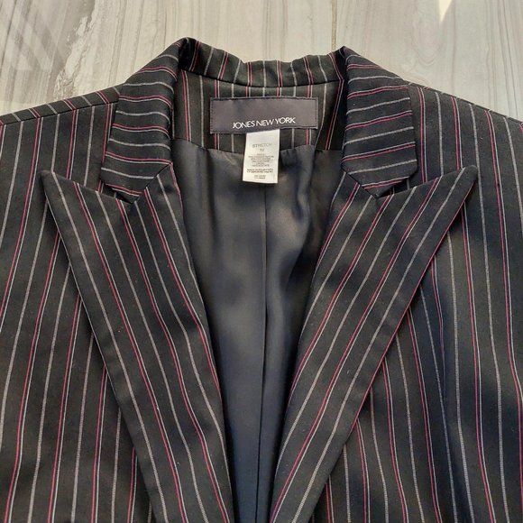 Jones New York Black Pinstripe Single Breasted Blazer (Size 10) - Picture 3 of 9